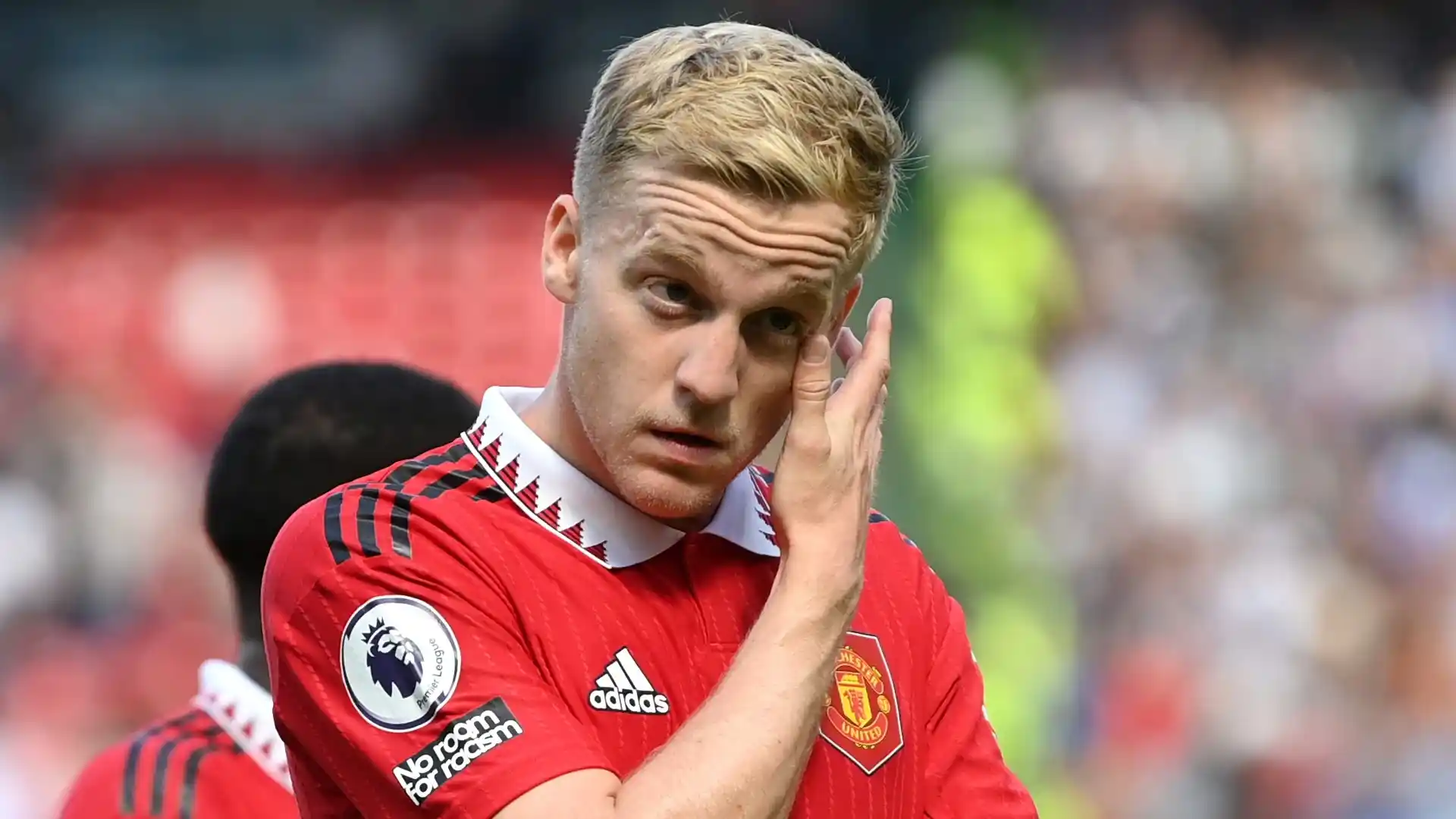 Donny van de Beek breaks silence following season ending injury